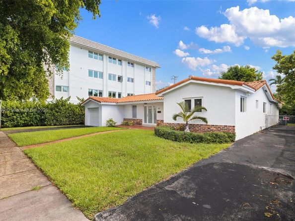 811 Capri St, Coral Gables FL 33134