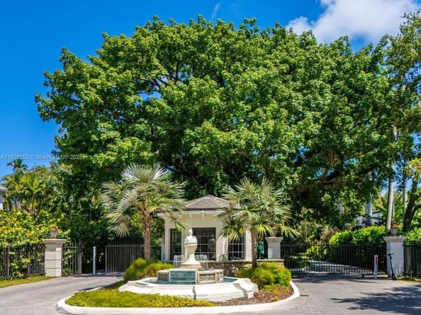 3540 N Moorings Way, Miami FL 33133