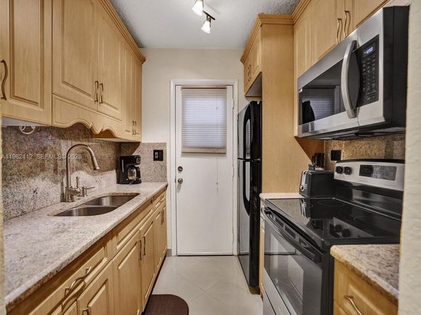 16701 NE 13th Ave 209, Miami FL 33162