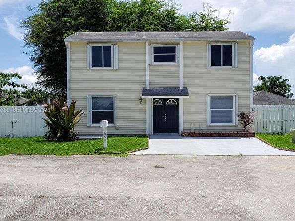 854 SW 8th Pl, Florida City FL 33034