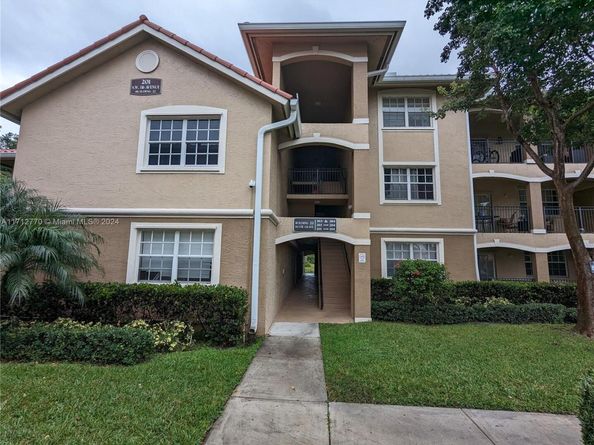 201 SW 116th Ave 22102, Pembroke Pines FL 33025