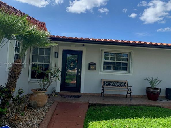 8530 NW 178th St, Hialeah FL 33015