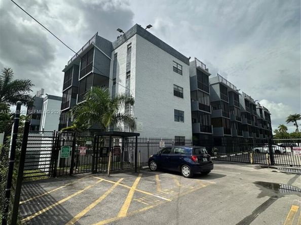 13500 NE 3rd Ct 408, North Miami FL 33161