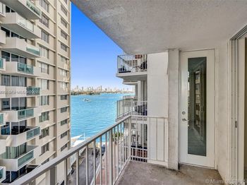 1228 West Ave