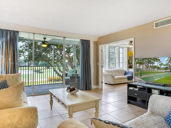 2681 S Course Dr 209, Pompano Beach FL 33069