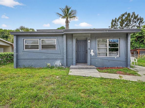 1368 11th St, West Palm Beach FL 33401