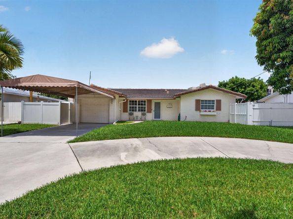 535 NE 8th Avenue, Deerfield Beach FL 33441