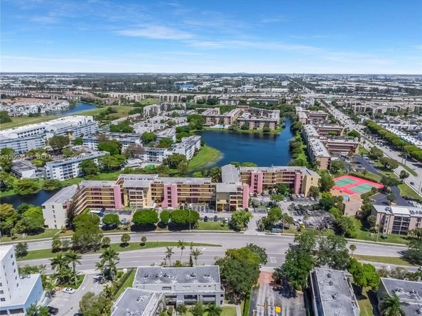 8775 Park Blvd 406, Miami FL 33172