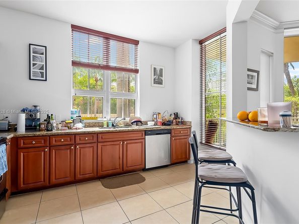 3001 NE 185th St 135, Aventura FL 33180