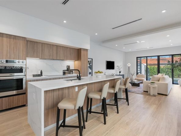 1245 SW 13th Ave 1245, Miami FL 33135