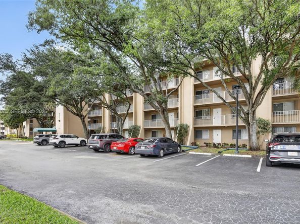 9470 Tangerine Pl 105, Davie FL 33324