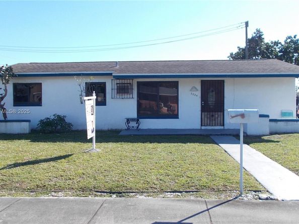 3224 NW 181st St, Miami Gardens FL 33056