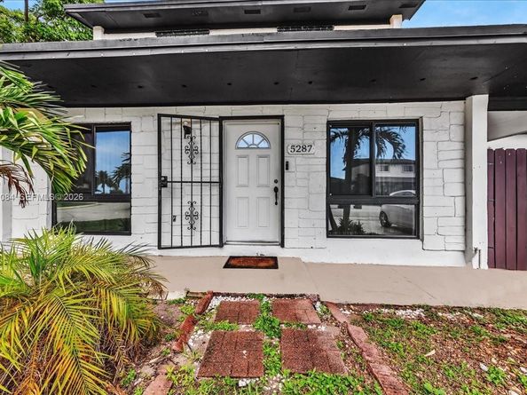 5287 NW 193rd Ln, Miami Gardens FL 33055