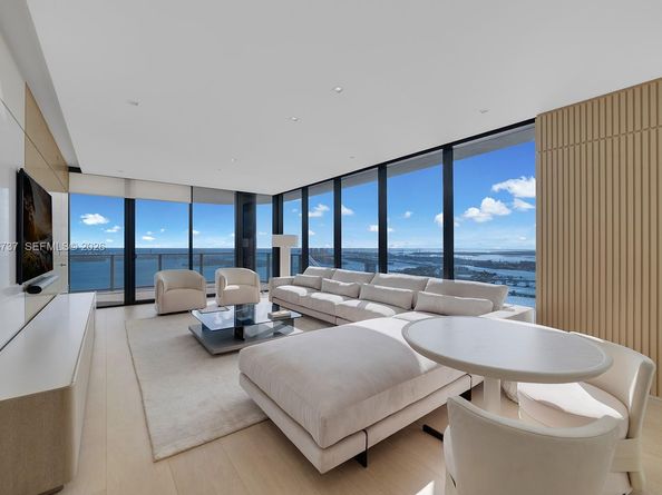 700 NE 24th St 5207, Miami FL 33137