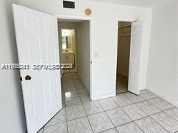 16950 W Dixie Hwy A128 Hwy A128, North Miami Beach FL 33160