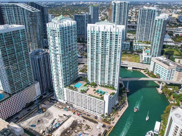 41 SE 5th St 906, Miami FL 33131