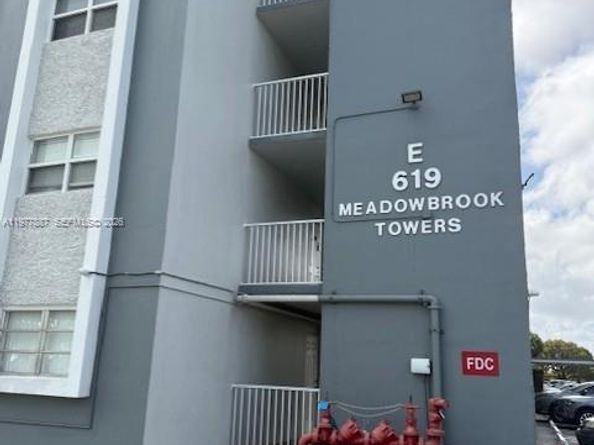 619 NE 14th Ave 303, Hallandale Beach FL 33009