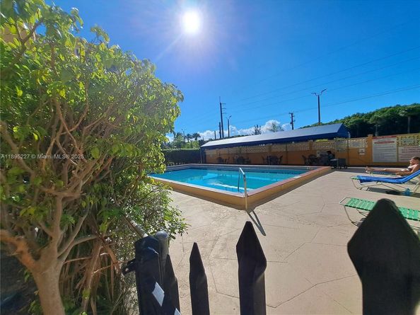 2935 NE 163rd St 2Q, North Miami Beach FL 33160