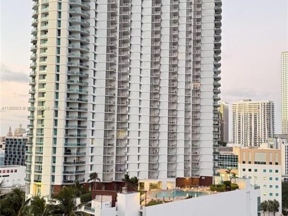 92 SW 3rd St 1711, Miami FL 33130