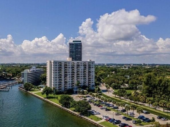 880 NE 69th St 11M, Miami FL 33138