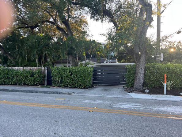 701 SW 9th Ave, Fort Lauderdale FL 33315