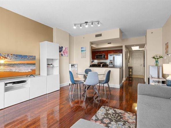 7275 SW 90th Way 404, Miami FL 33156