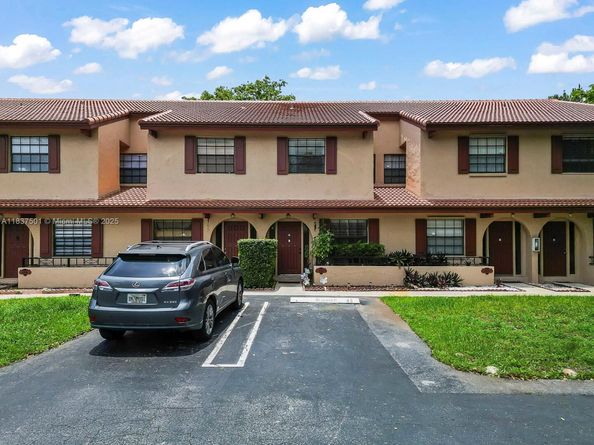 10942 W Sample Rd E1, Coral Springs FL 33065