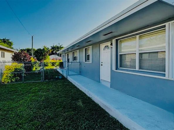 2235 Coolidge St, Hollywood FL 33020