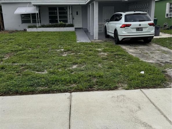 230 NW 55th St, Oakland Park FL 33309