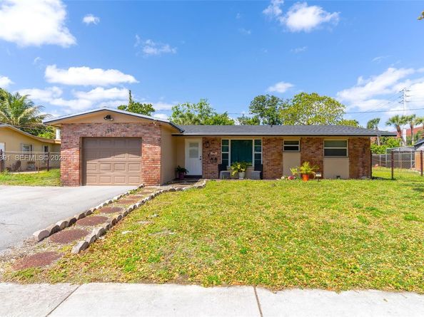 2321 NW 47th Ave, Lauderhill FL 33313