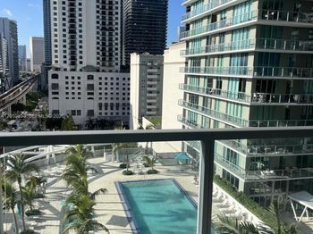 79 SW 12th St