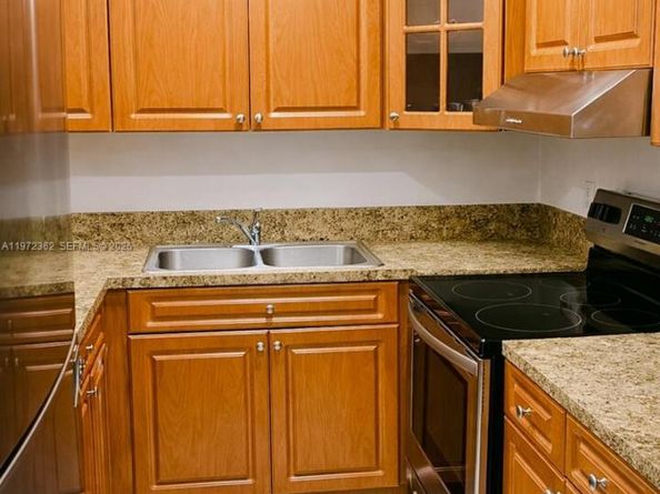 13820 SW 112th St 204, Miami FL 33186