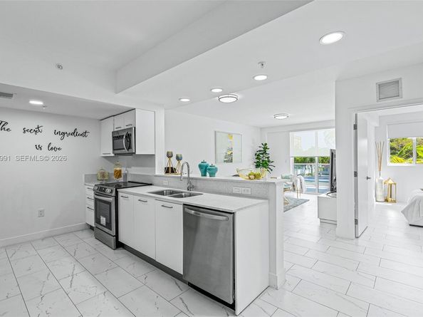 1850 Monroe St 205, Hollywood FL 33020