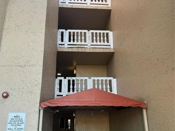 17000 NW 67th Ave 232, Hialeah FL 33015