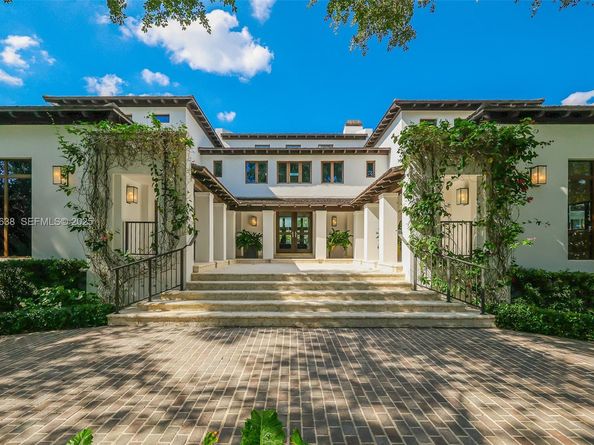 555 Arvida Pkwy, Coral Gables FL 33156