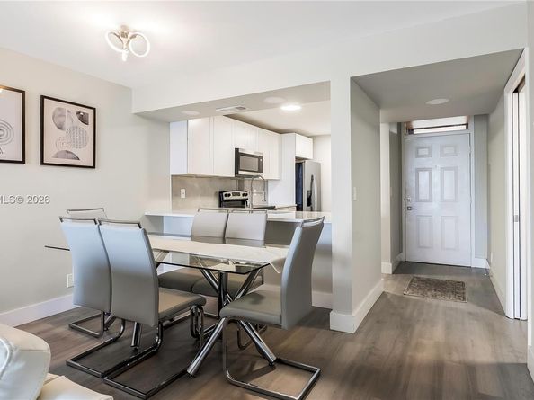 6231 Coral Lake Dr 307, Margate FL 33063