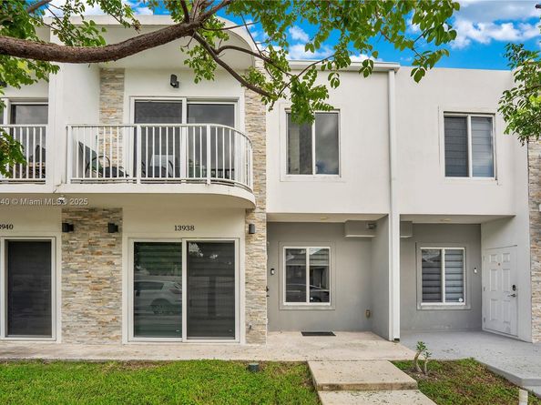 13938 SW 259 Way, Homestead FL 33032