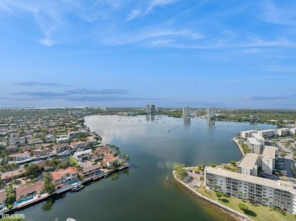 1000 W Island Blvd 2911, Aventura FL 33160