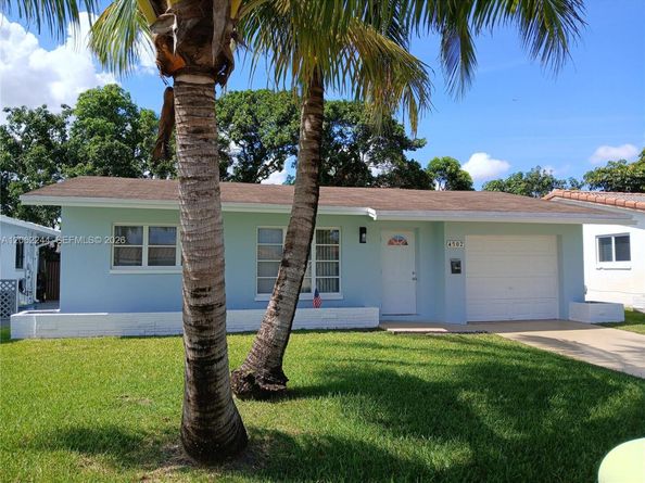4502 NW 46 St, Tamarac FL 33319