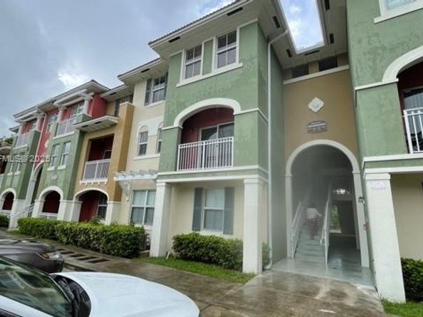 11201 NW 83rd St 205, Doral FL 33178