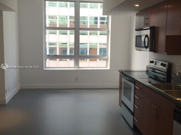 111 E Flagler St 1003, Miami FL 33131
