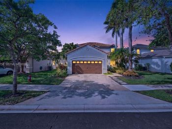 567 Live Oak Ln