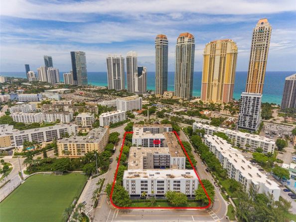 201 178th Dr 426, Sunny Isles Beach FL 33160