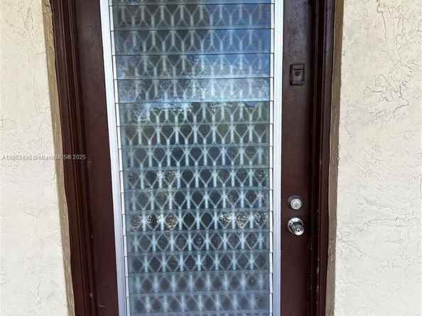 3141 nw 47th ter 322, Lauderdale Lakes FL 33319