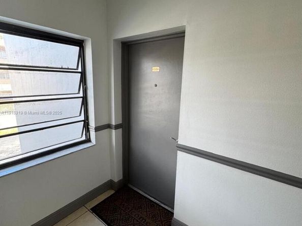 10431 N Kendall Dr D204, Miami FL 33176