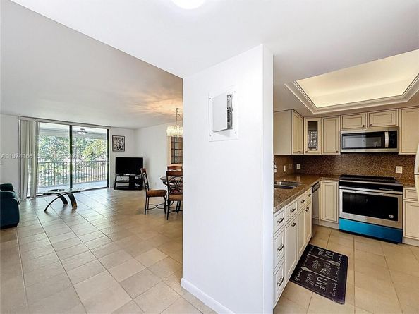 7331 NW 18th St 202, Margate FL 33063