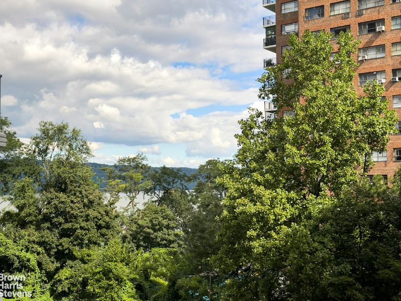 2621 Palisade Avenue 1G, Bronx NY 10463