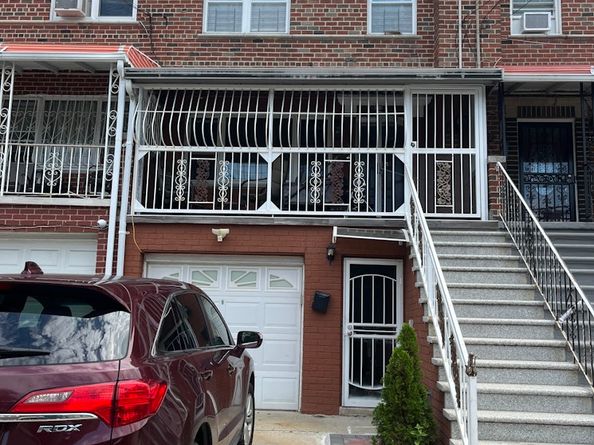 2524 Radcliff Avenue, Bronx NY 10469