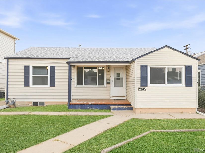 1945 Oakland Street, Aurora CO 80010