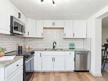 3130 W Longfellow Place